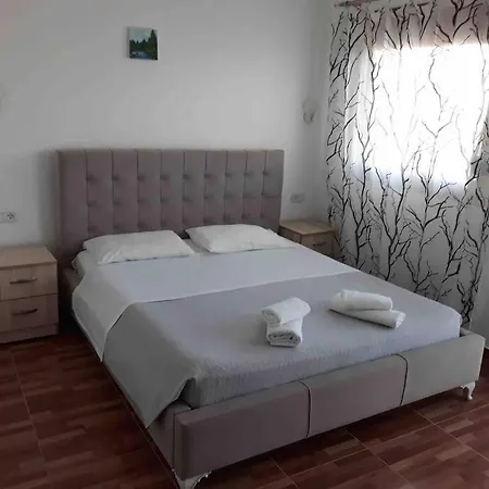 Rose 6 * Ksamil
